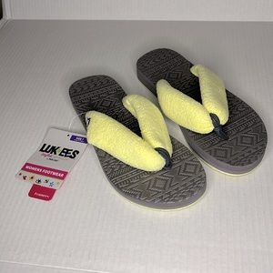 LUKEES by MUK LUKS Sand Dollar Flip-Flops